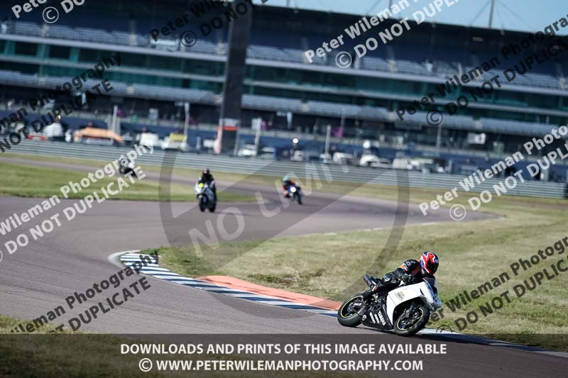 Rockingham no limits trackday;enduro digital images;event digital images;eventdigitalimages;no limits trackdays;peter wileman photography;racing digital images;rockingham raceway northamptonshire;rockingham trackday photographs;trackday digital images;trackday photos